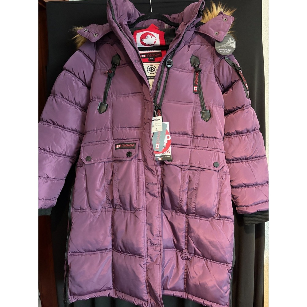 Women s Canada Weather Gear Blackberry Wine Parka Size S‎ NWT
